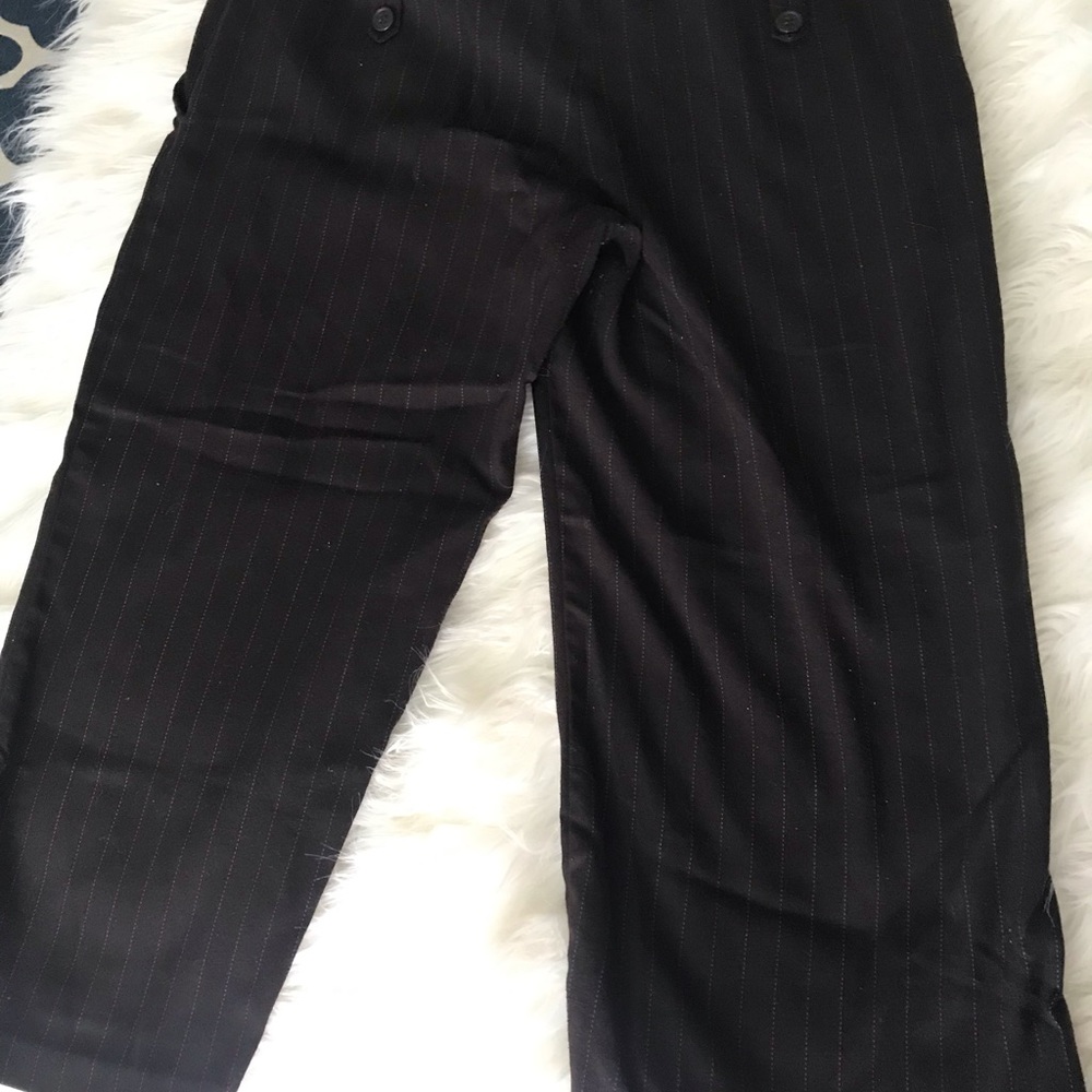 Capris - Picture 3 of 4